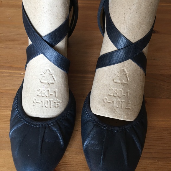 Navy Blue GeoX Pumps - Picture 6 of 11